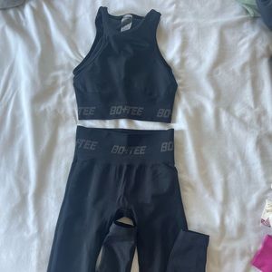 Ohpolly Bo+Tee black scrunch butt leggings and bra workout set